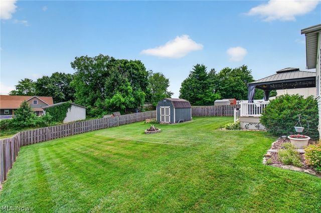 5668 Perry Hills Drive SW, Canton, OH 44706