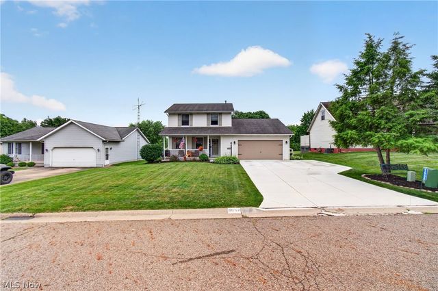 5668 Perry Hills Drive SW, Canton, OH 44706