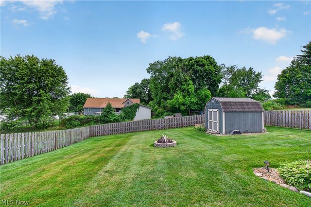 5668 Perry Hills Drive SW, Canton, OH 44706