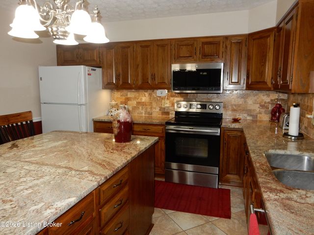 474 Cedar Grove Rd, Shepherdsville, KY 40165