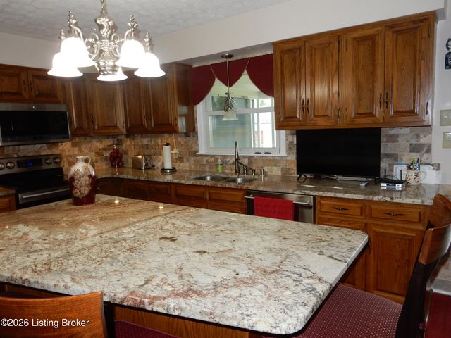 474 Cedar Grove Rd, Shepherdsville, KY 40165