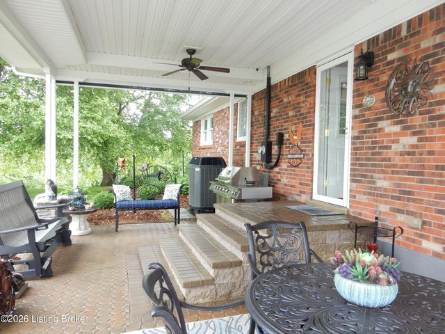 474 Cedar Grove Rd, Shepherdsville, KY 40165