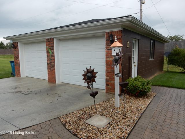 474 Cedar Grove Rd, Shepherdsville, KY 40165