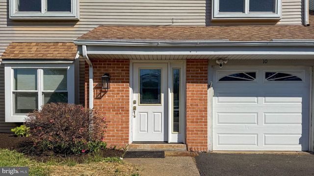 10 CEDARBROOK DR, Horsham, PA 19044