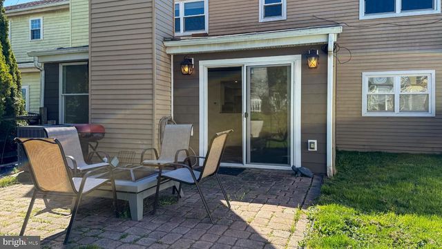 10 CEDARBROOK DR, Horsham, PA 19044