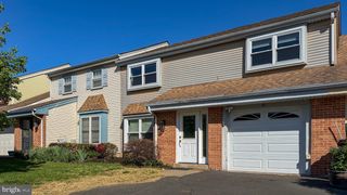 10 CEDARBROOK DR, Horsham, PA 19044