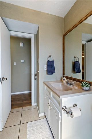 4017 SE Bedford Circle, Lawton, OK 73501