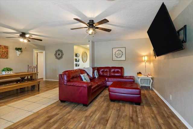 4017 SE Bedford Circle, Lawton, OK 73501