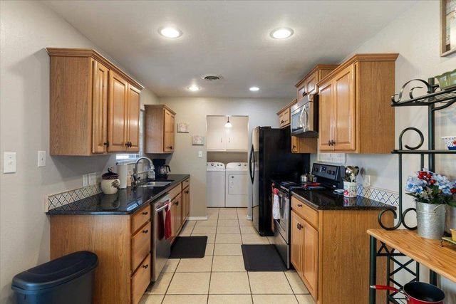 4017 SE Bedford Circle, Lawton, OK 73501