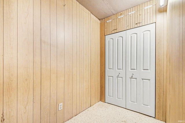 25412 State Road 2, South Bend, IN 46619