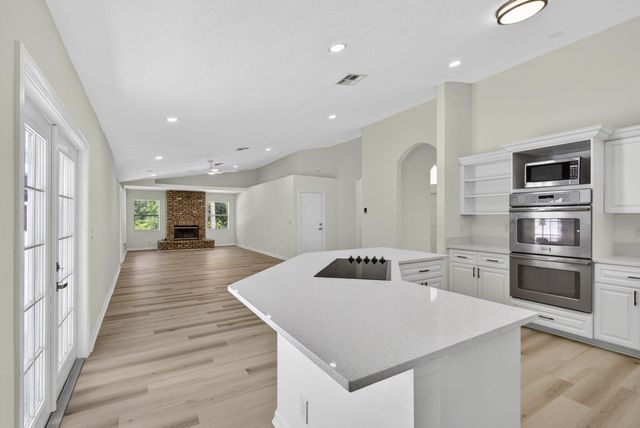 16526 N 78th Rd Road N, The Acreage, FL 33470