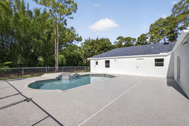 16526 N 78th Rd Road N, The Acreage, FL 33470