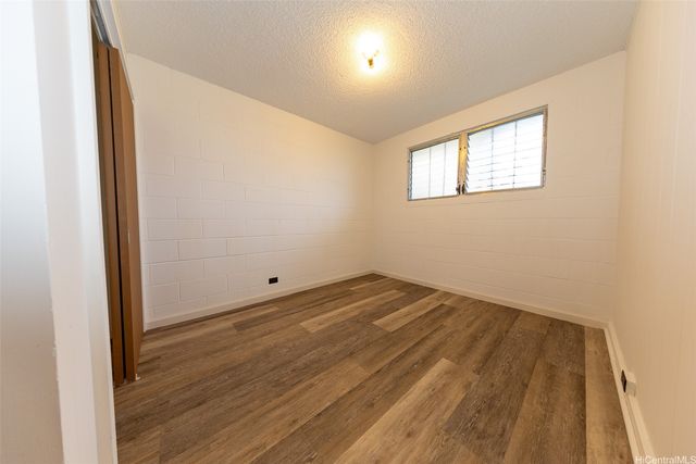 1313 Ahiahi Street, Honolulu, HI 96817