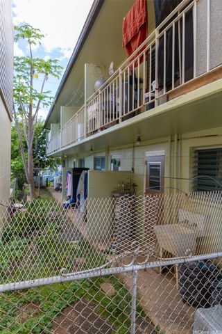 1313 Ahiahi Street, Honolulu, HI 96817