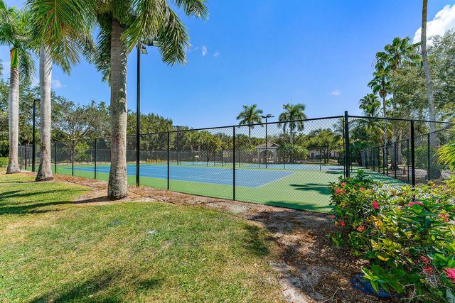 2805 Veronia Drive 107, Palm Beach Gardens, FL 33410