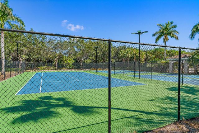 2805 Veronia Drive 107, Palm Beach Gardens, FL 33410