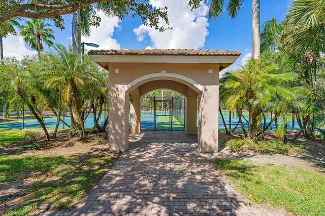 2805 Veronia Drive 107, Palm Beach Gardens, FL 33410