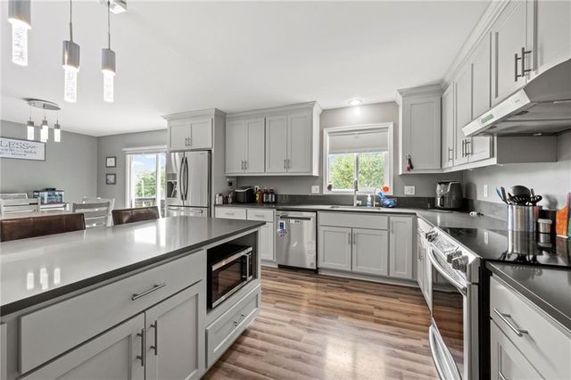 8401 N Wayland Avenue, Kansas City, MO 64153