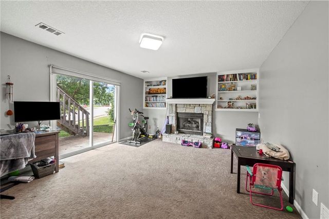 8401 N Wayland Avenue, Kansas City, MO 64153