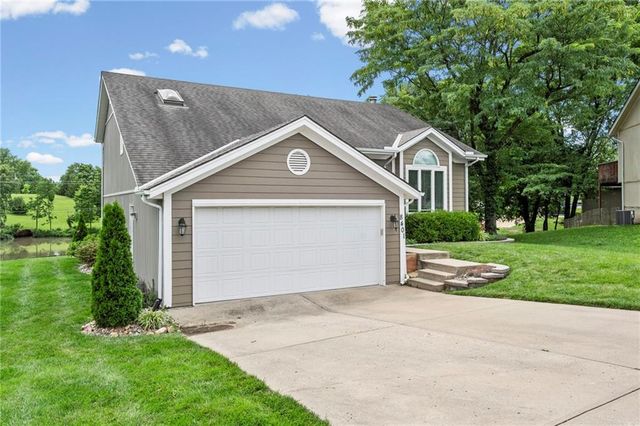 8401 N Wayland Avenue, Kansas City, MO 64153