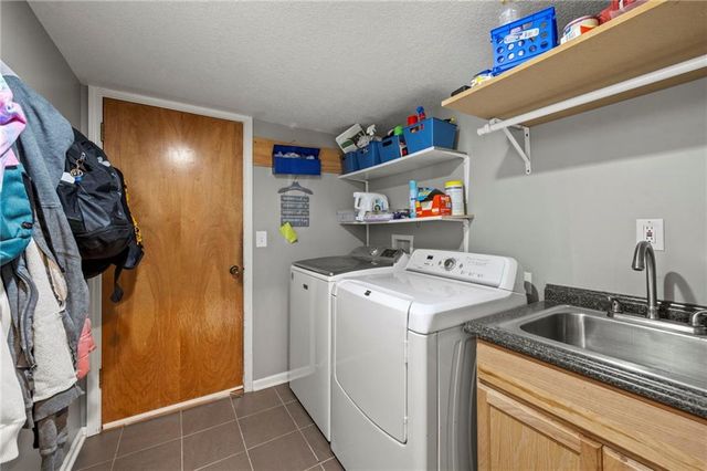 8401 N Wayland Avenue, Kansas City, MO 64153