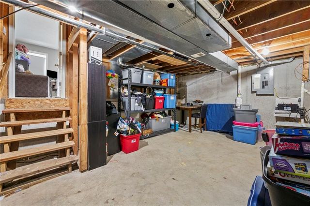 8401 N Wayland Avenue, Kansas City, MO 64153