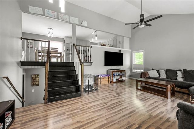 8401 N Wayland Avenue, Kansas City, MO 64153