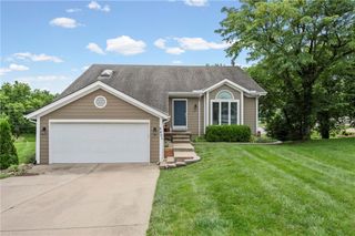 8401 N Wayland Avenue, Kansas City, MO 64153