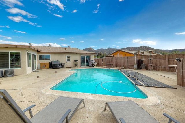 8648 Vista Del Verde, El Cajon, CA 92021