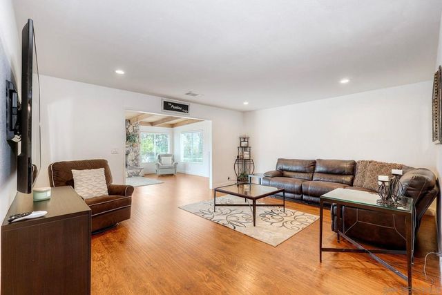 8648 Vista Del Verde, El Cajon, CA 92021