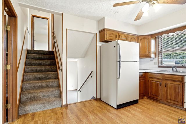 4144 SE 45th St, Berryton, KS 66409