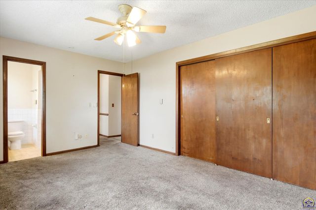 4144 SE 45th St, Berryton, KS 66409
