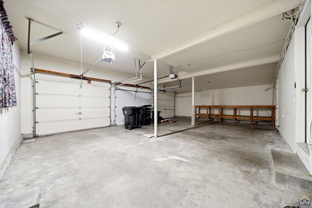 4144 SE 45th St, Berryton, KS 66409