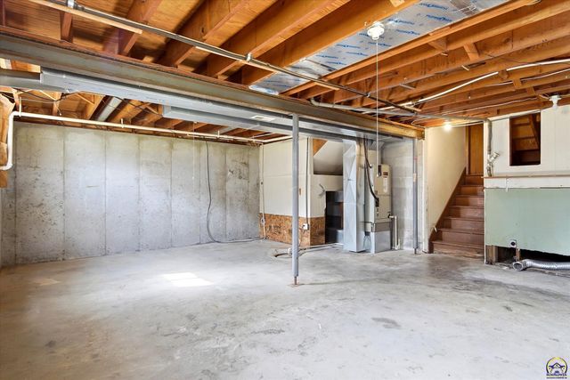 4144 SE 45th St, Berryton, KS 66409