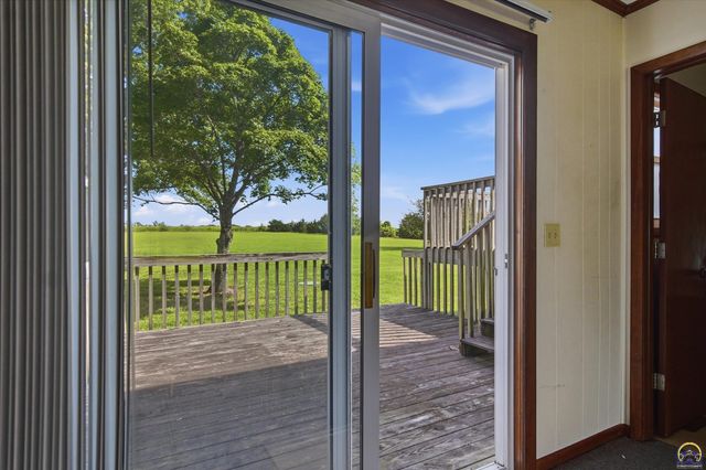 4144 SE 45th St, Berryton, KS 66409