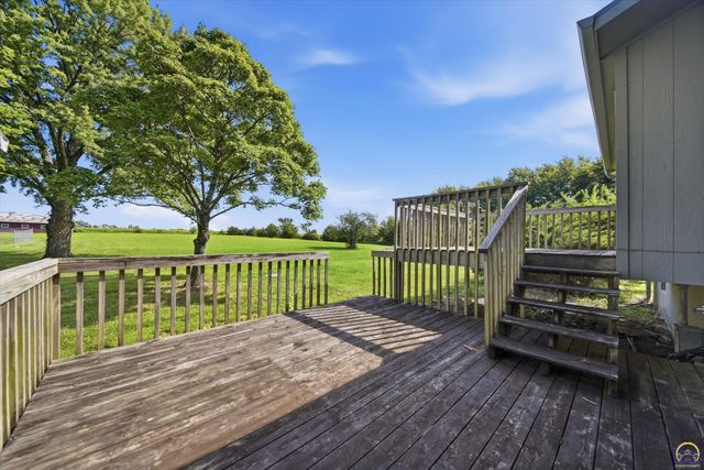 4144 SE 45th St, Berryton, KS 66409