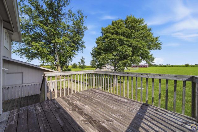 4144 SE 45th St, Berryton, KS 66409