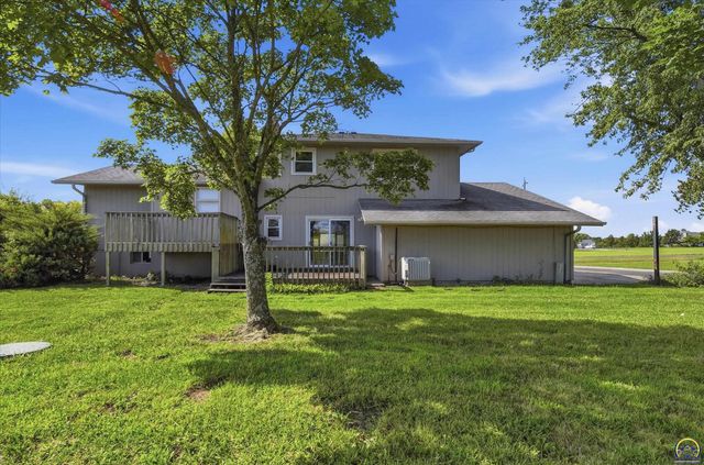 4144 SE 45th St, Berryton, KS 66409