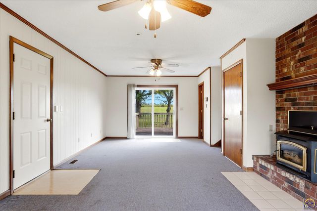 4144 SE 45th St, Berryton, KS 66409