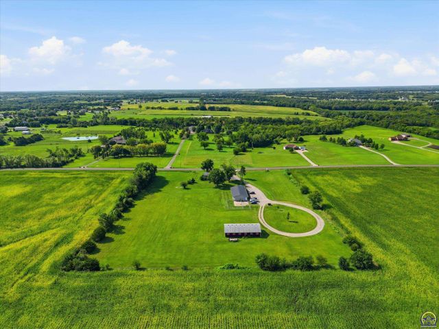 4144 SE 45th St, Berryton, KS 66409