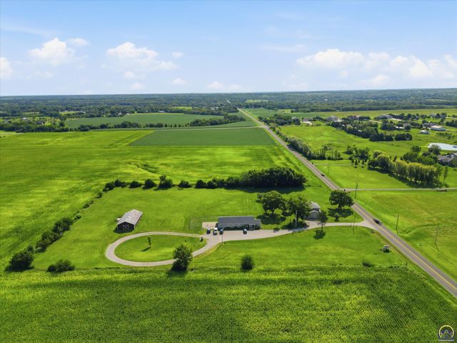 4144 SE 45th St, Berryton, KS 66409