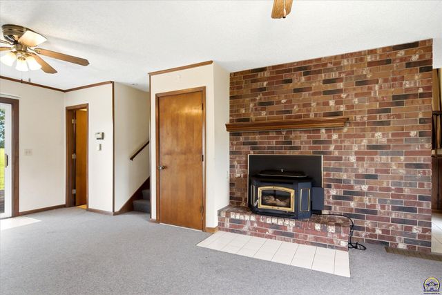 4144 SE 45th St, Berryton, KS 66409