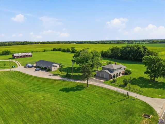 4144 SE 45th St, Berryton, KS 66409