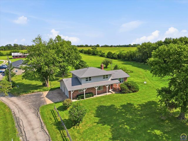 4144 SE 45th St, Berryton, KS 66409