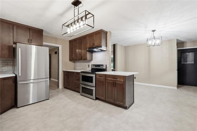 2806 N River Boulevard, Independence, MO 64050