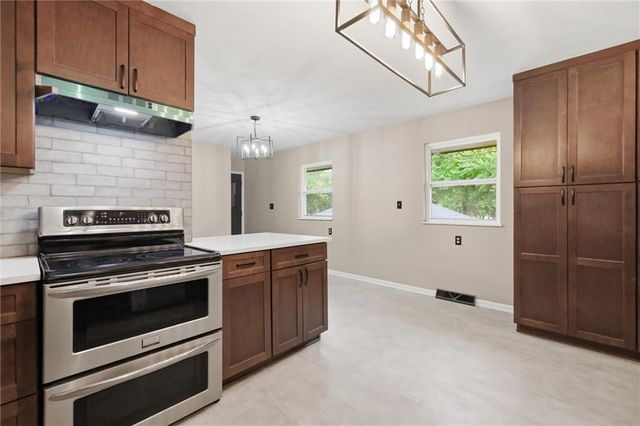 2806 N River Boulevard, Independence, MO 64050