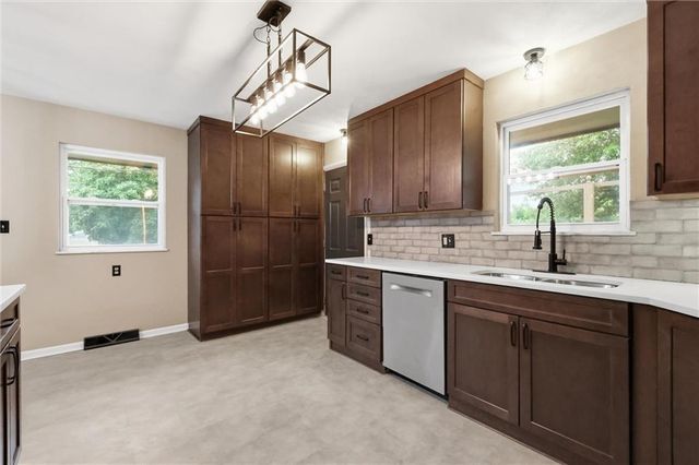2806 N River Boulevard, Independence, MO 64050