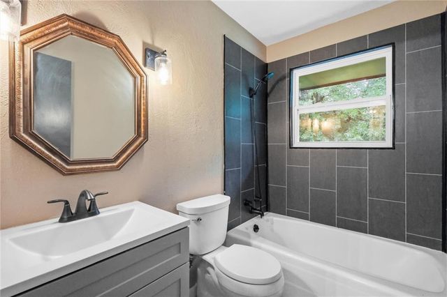 2806 N River Boulevard, Independence, MO 64050