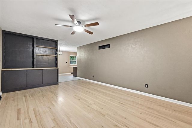 2806 N River Boulevard, Independence, MO 64050