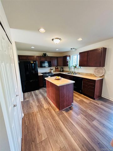 8987 Parkland Drive, Ypsilanti Charter Township, MI 48197